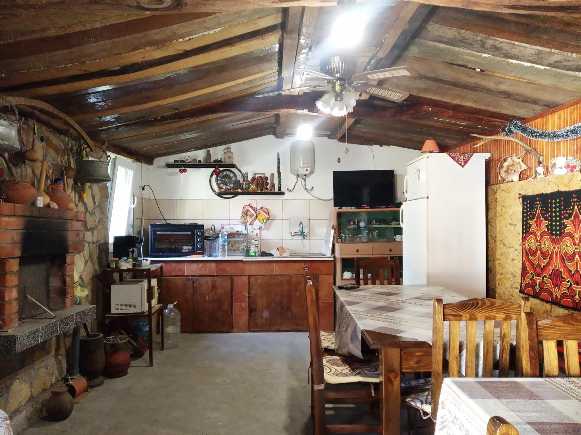 Divna Guest House Krushuna Ngoại thất bức ảnh